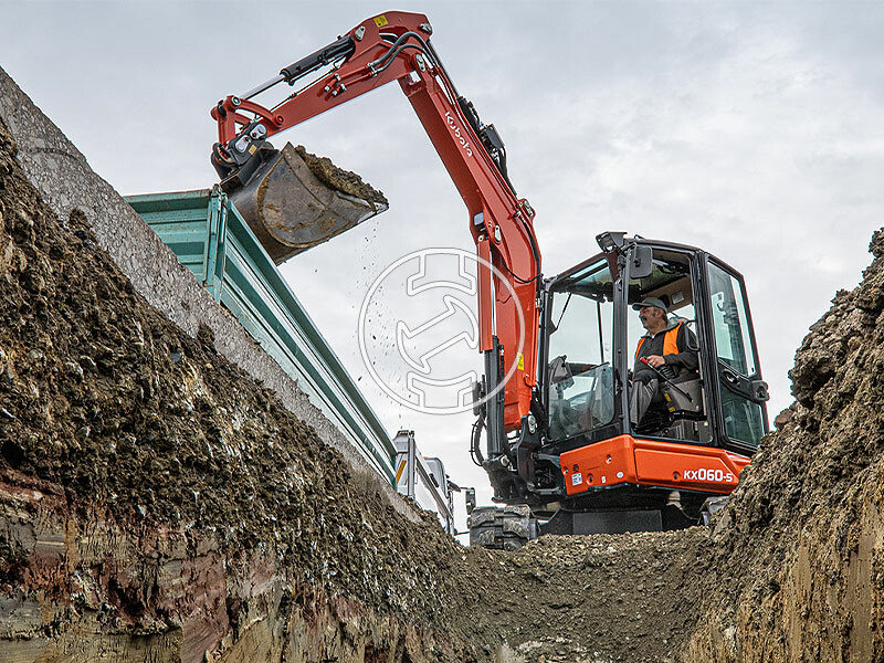 Kubota KX060 -5 KGLS2F minikotró 5635 kg