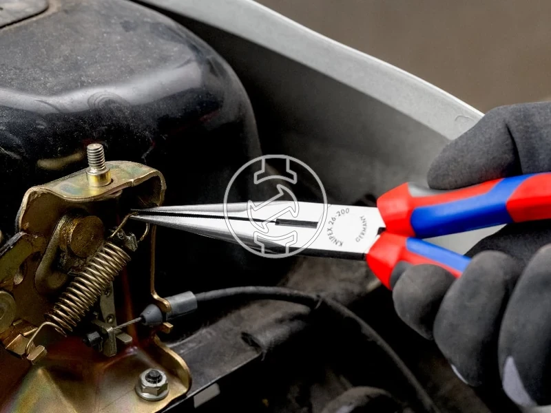 Kép: Long Nose Pliers w Cutter.webp