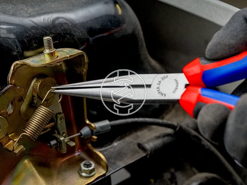 Kép: Long Nose Pliers w Cutter.webp