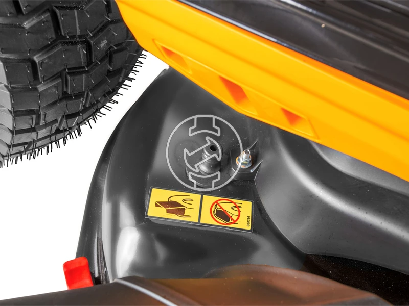 Cub Cadet LT3 S108 benzinmotoros fűnyíró traktor 1080 mm, 679 cm³