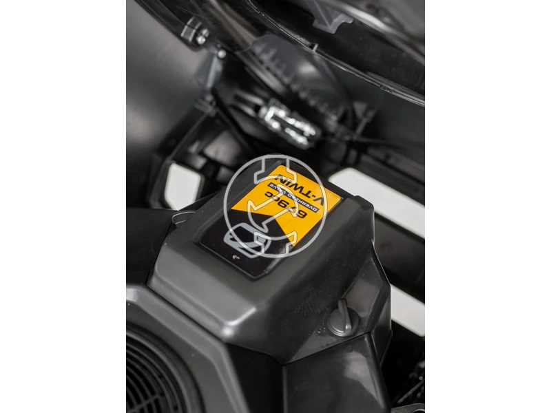 Cub Cadet LT3 S108 benzinmotoros fűnyíró traktor 1080 mm, 679 cm³
