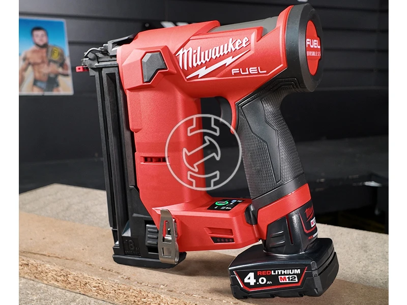 Milwaukee M12 FCN18GS-202X akkus finiselő szegező