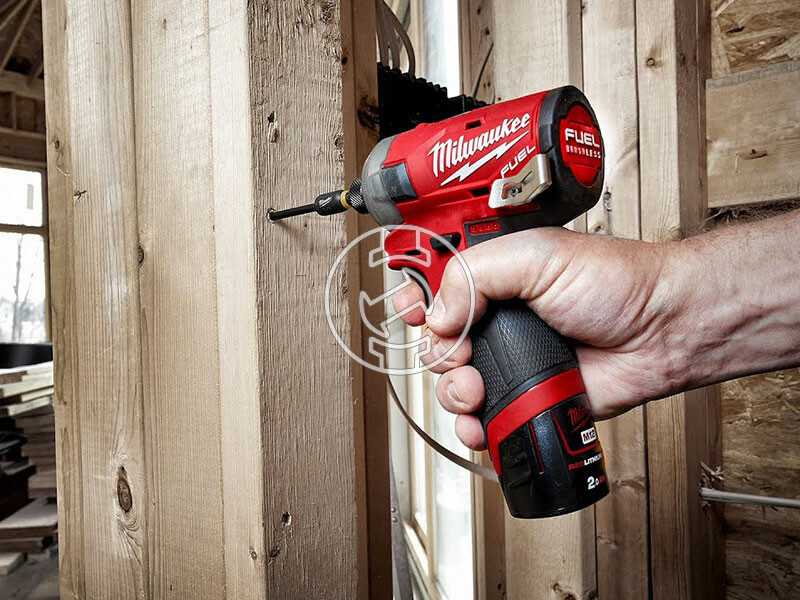 Milwaukee M12FPP2E2-402X gépcsomag