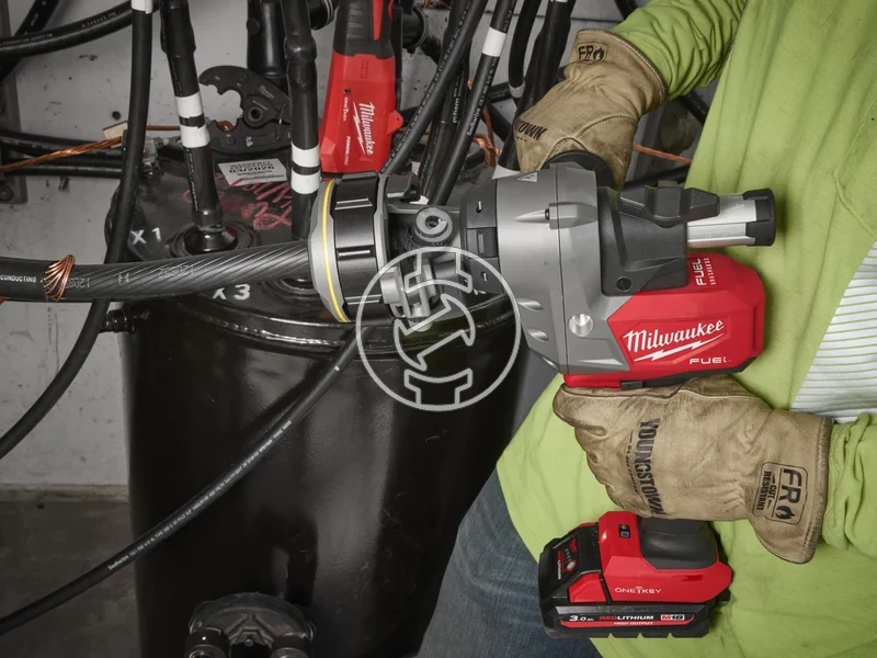 Kép: M18FCST-302CA M18 FUELTM kabelcsupaszito szerszam.webp