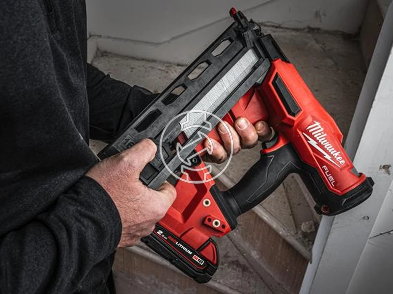 Milwaukee M18FN16GA-0 akkus finiselő szegező