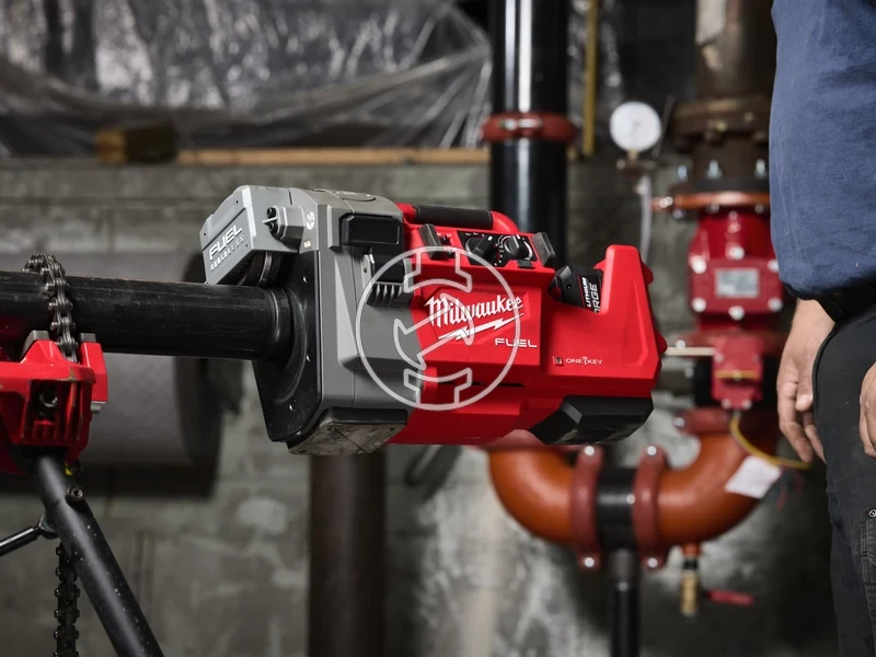 Kép: M18FRGRO114-802C M18 FUELTM csohornyolo.webp