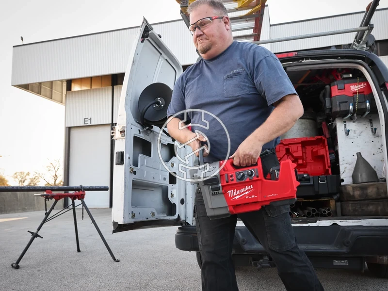 Kép: M18FRGRO114-802C M18 FUELTM csohornyolo.webp