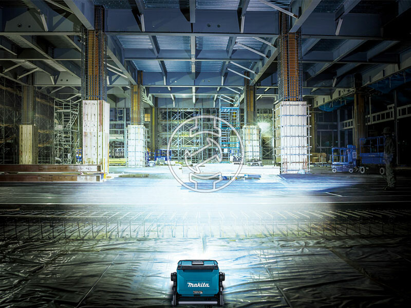 Makita 40Vmax/LXT hordozható akkus LED reflektor (akku és töltő nélkül)