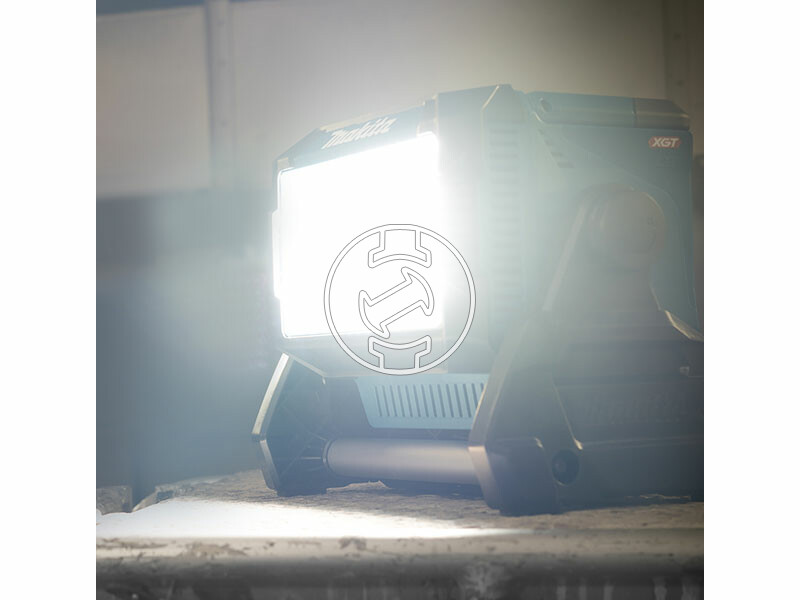 Makita 40Vmax/LXT hordozható akkus LED reflektor (akku és töltő nélkül)