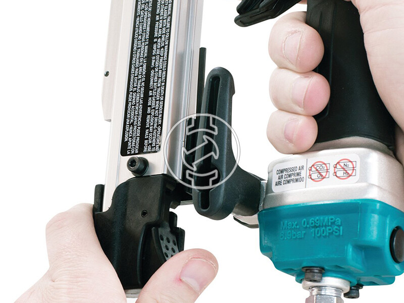 Makita AF353 levegős szegbelövő