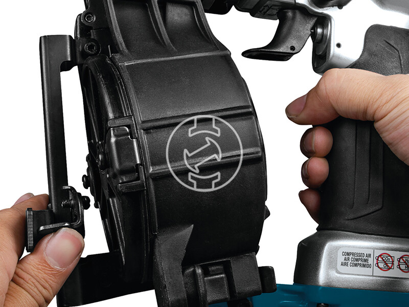 Makita AN454 levegős szegbelövő