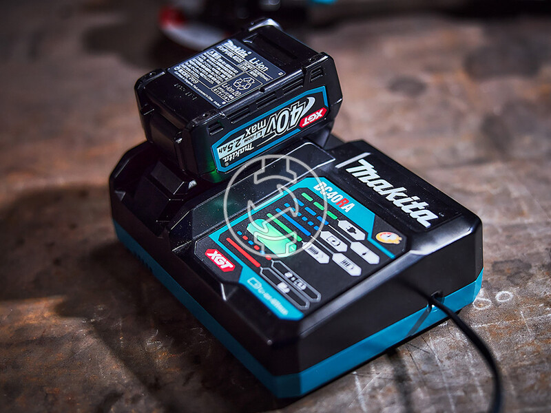 Makita DC40RA akkumulátortöltő szerszámgépekhez