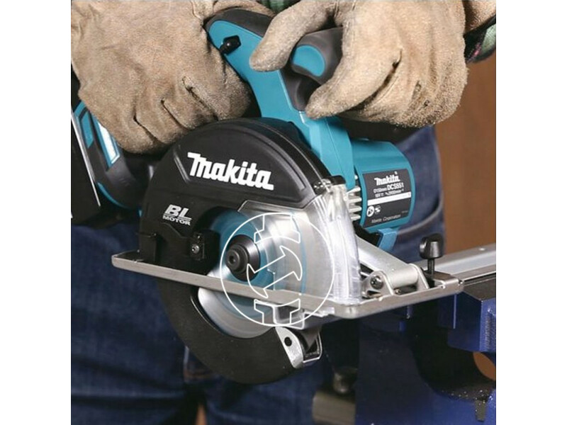 Makita DCS551RTJ