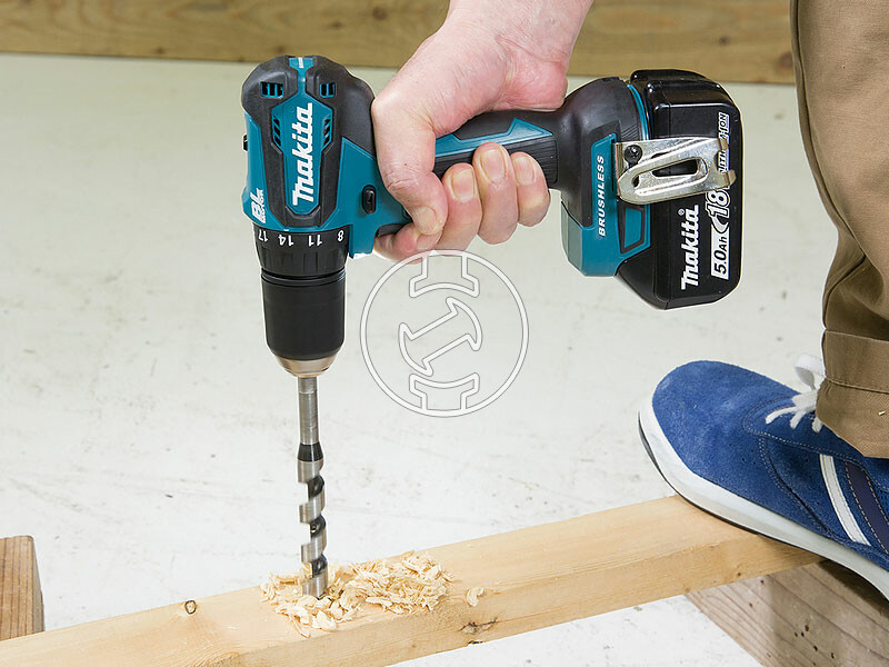 Makita DDF483RAJ akkus fúrócsavarozó tokmányos