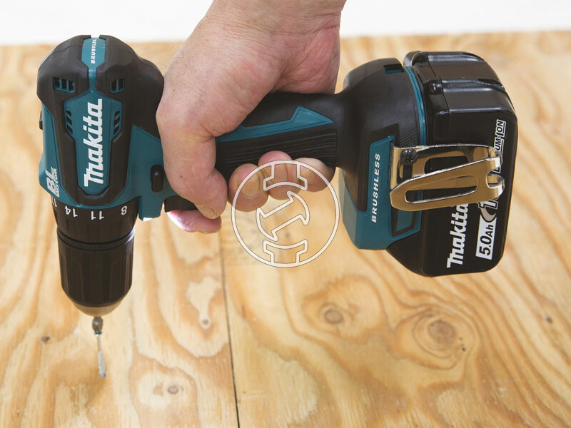 Makita DDF483RAJ akkus fúrócsavarozó tokmányos