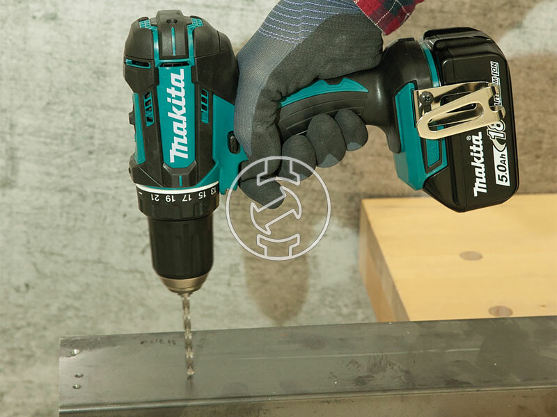 Makita DDF483RAJ akkus fúrócsavarozó tokmányos