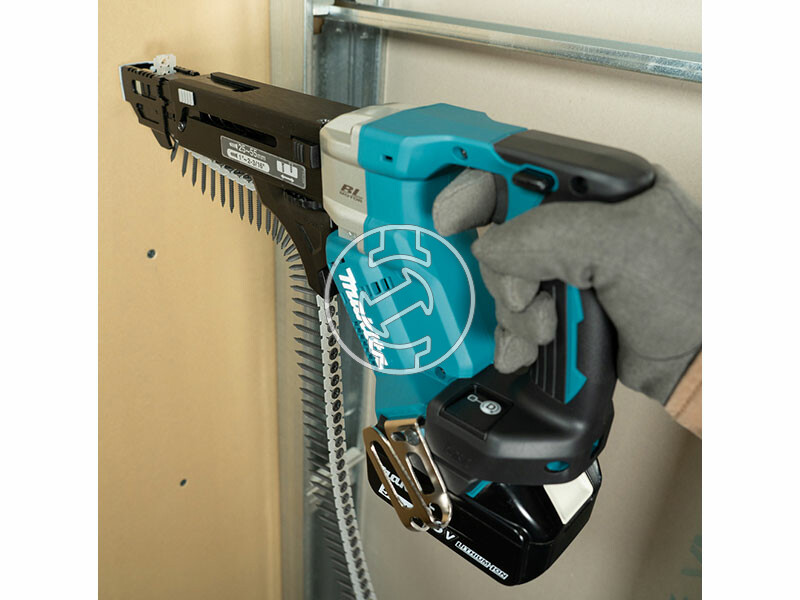 Makita DFR551RTJ akkus táras csavarbehajtó