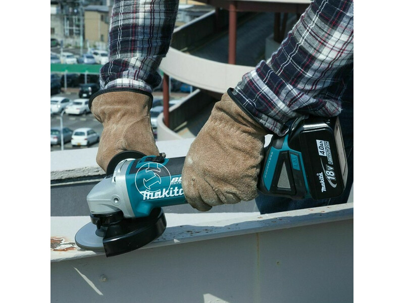 Makita DGA511RTJ