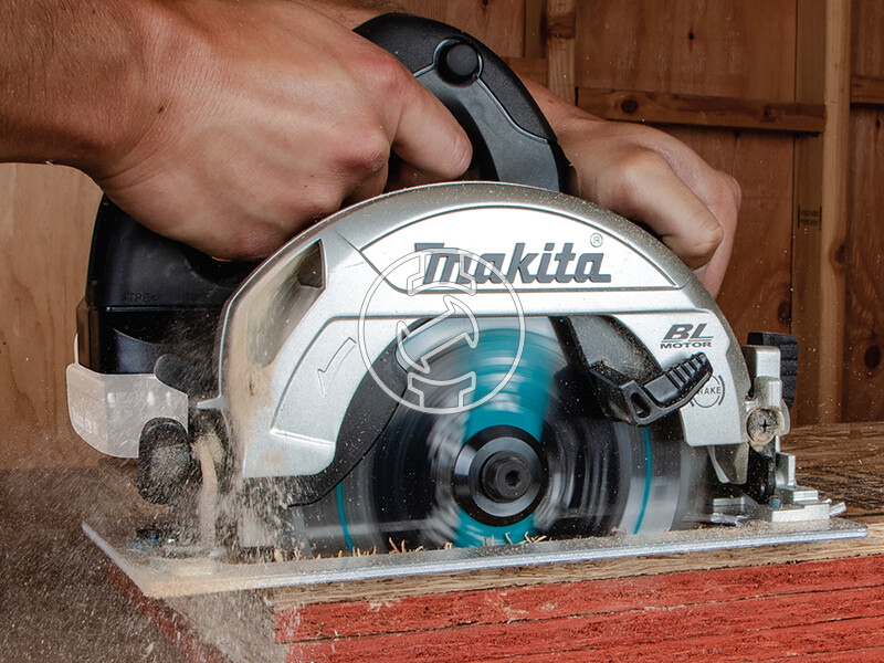 Makita DHS661Z akkus körfűrész