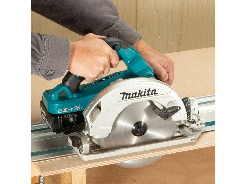 Makita DHS783ZU