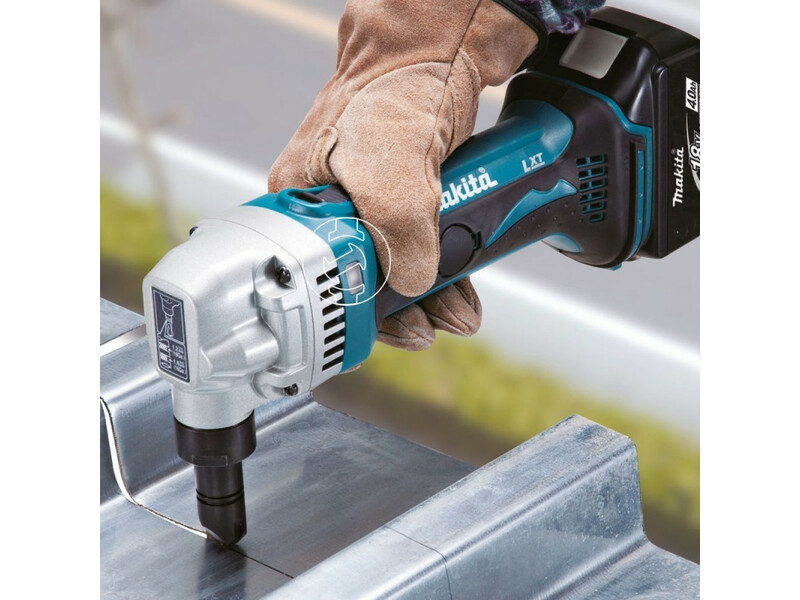 Makita DJN161RTJ