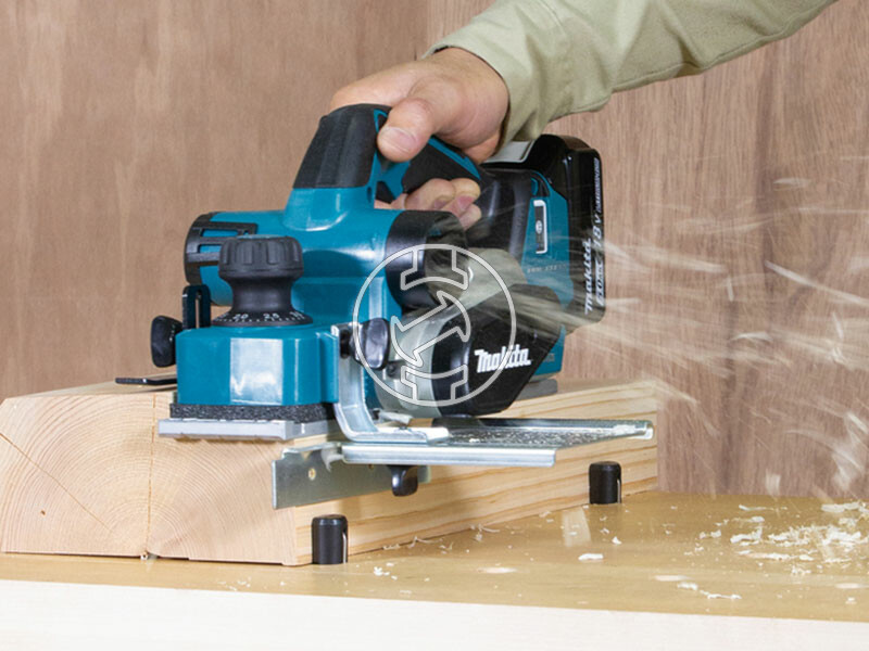 Makita DKP181Z akkus gyalu (akku és töltő nélkül)