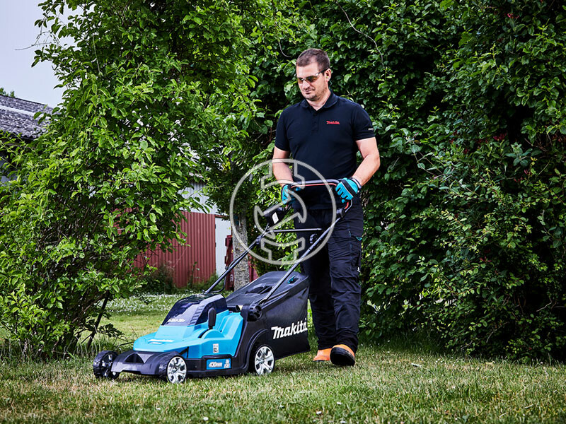 Makita DLM432Z akkus fűnyíró akku és töltő nélkül