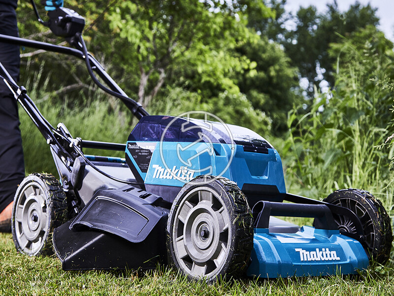 Makita DLM532PT4 akkus önjáró fűnyíró