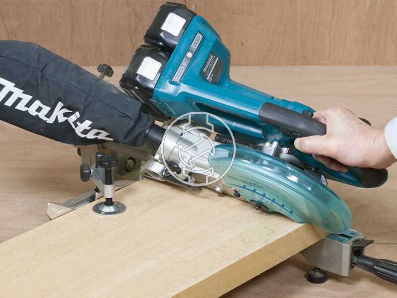 Makita DLS714NZ akkus gérvágó