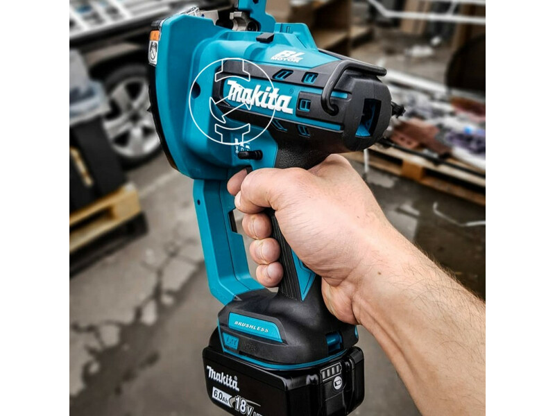 Makita DSC102ZJ