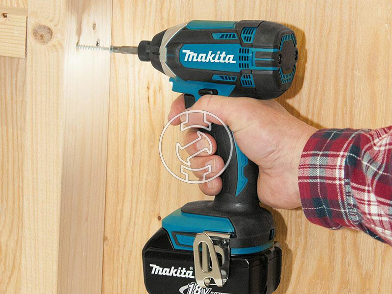 Makita DTD152Z akkus ütvecsavarozó (akku és töltő nélkül) (BULK)