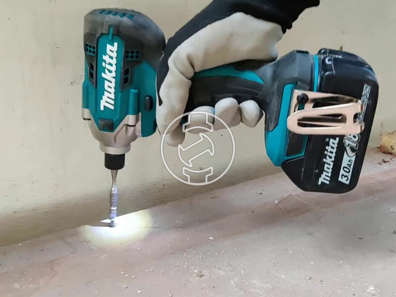 Makita DTD156ZJ akkus ütvefúrócsavarozó (akku és töltő nélkül)