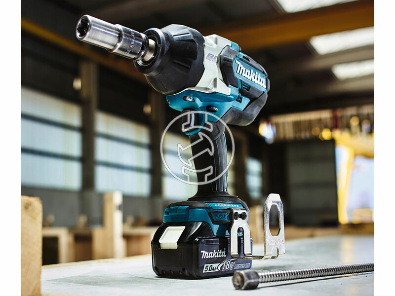 Makita DTW1002Z akkus ütvecsavarozó akku és töltő nélkül
