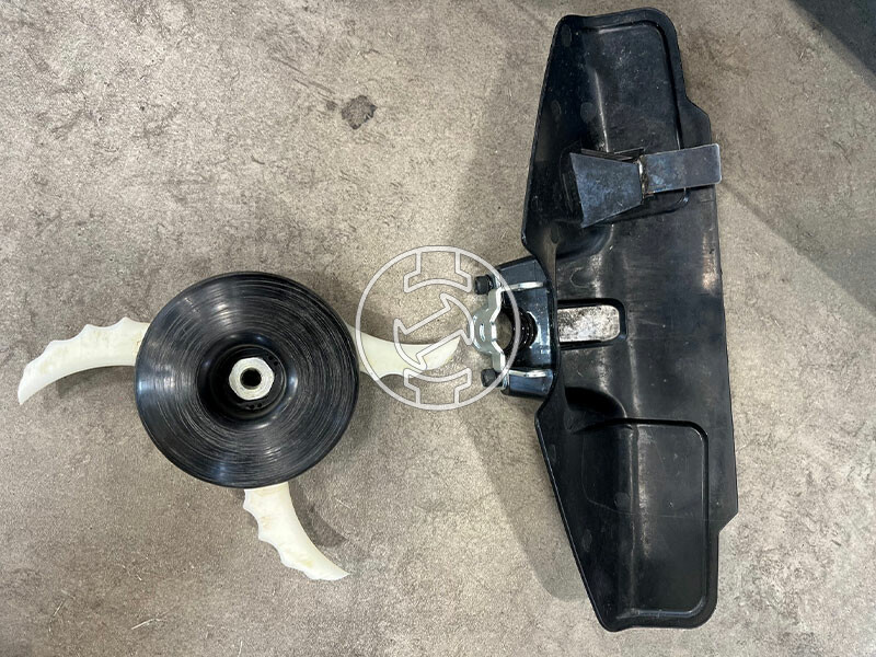 Makita DUR368AZ akkus fűkasza 36 V | 350 mm | Szénkefementes | Akku és töltő nélkül (Értékcsökkent)