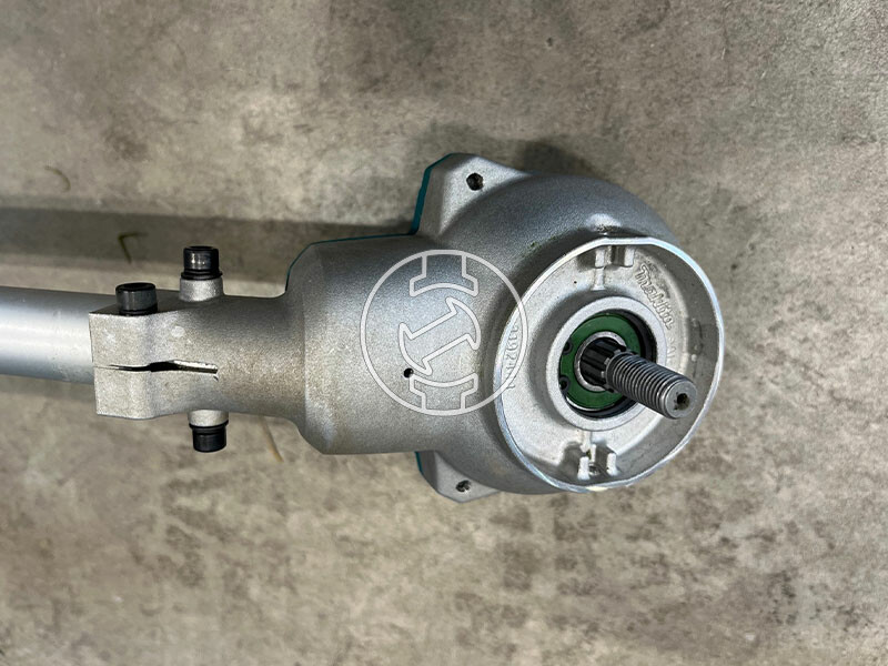 Makita DUR368AZ akkus fűkasza 36 V | 350 mm | Szénkefementes | Akku és töltő nélkül (Értékcsökkent)