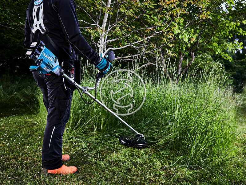 Makita DUR369APT2 akkus fűkasza