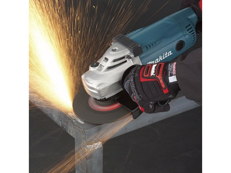 Makita GA7020