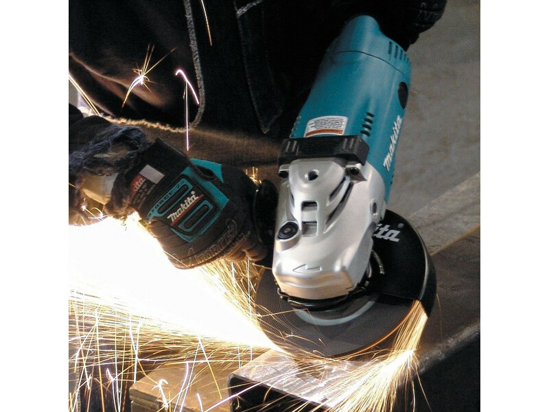 Makita GA7020