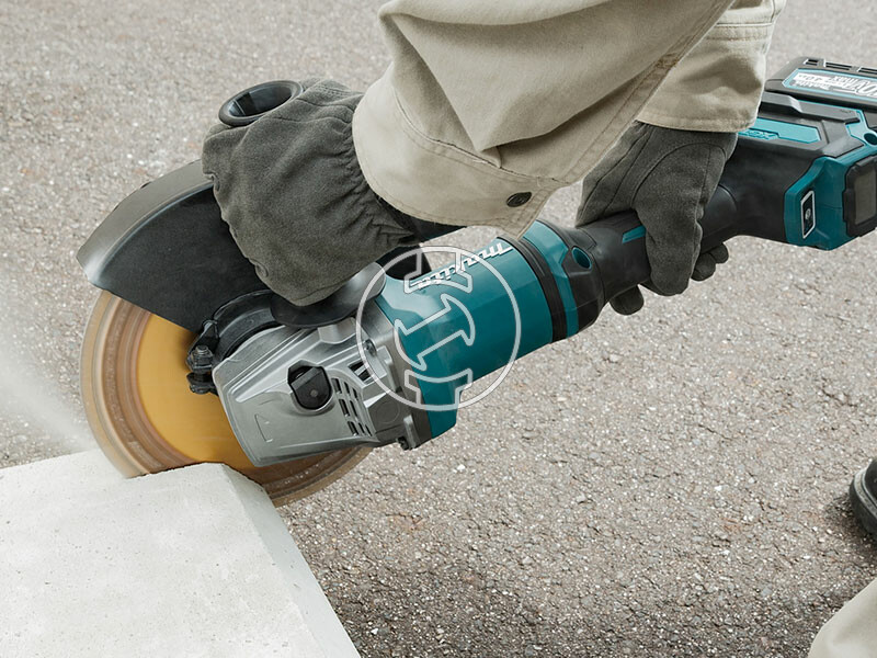 Makita GA038GT201 akkus sarokcsiszoló