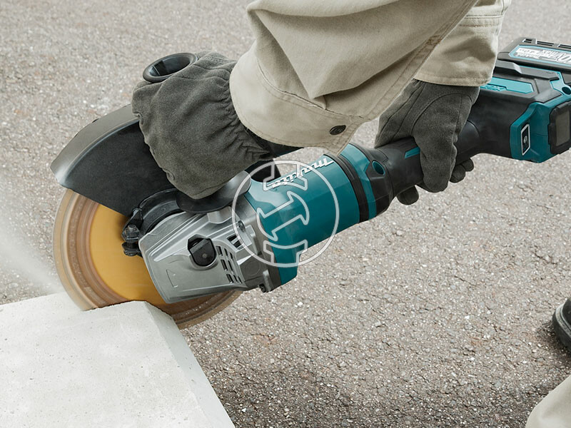 Makita GA038GZ akkus sarokcsiszoló