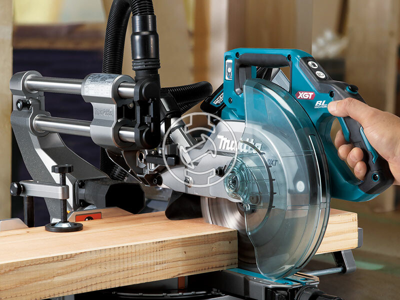 Makita LS002GZ01 akkus gérvágó