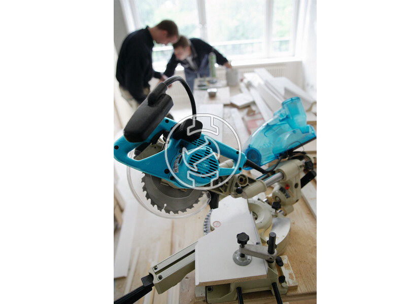 Makita LS0714FLN gérvágó