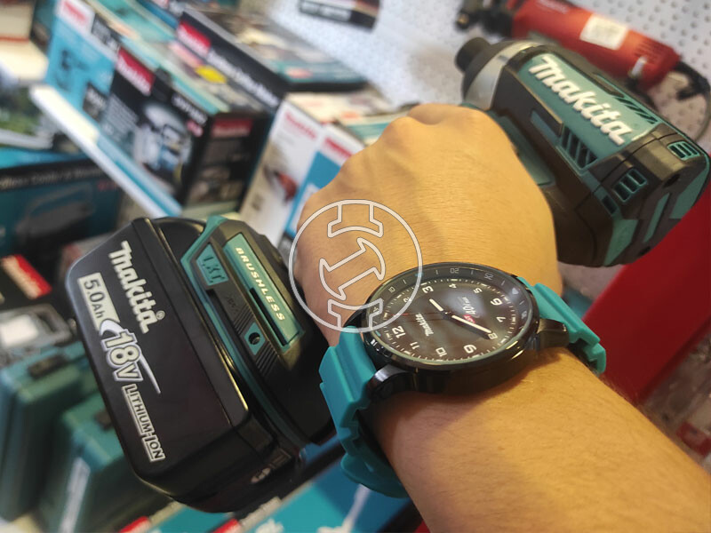 Makita XGT analóg karóra