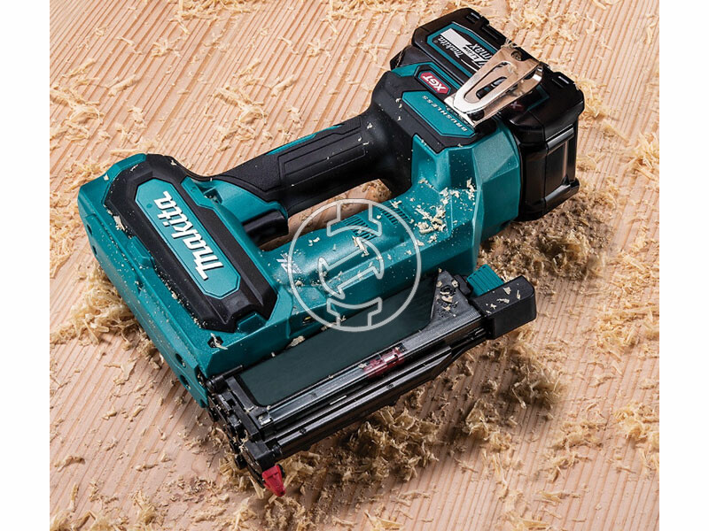 Makita PT001GZ akkus finiselő szegező (akku és töltő nélkül)