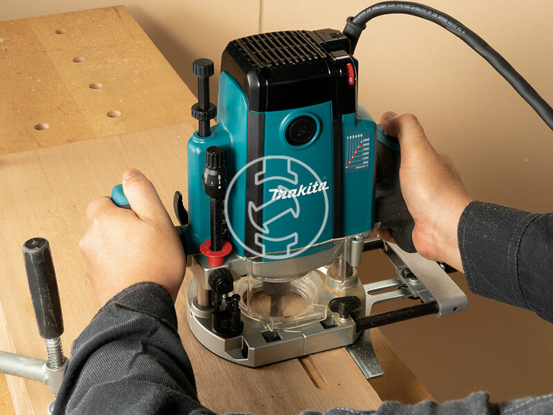 Makita RP2303FCXJ elektromos felsőmaró