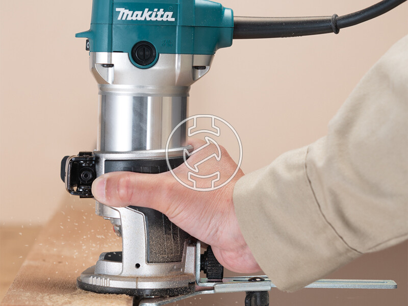 Makita RT0702C elektromos felsőmaró