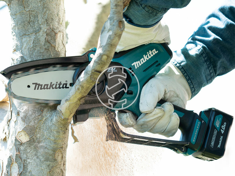 Makita UC100DZ akkus láncfűrész (akku és töltő nélkül)