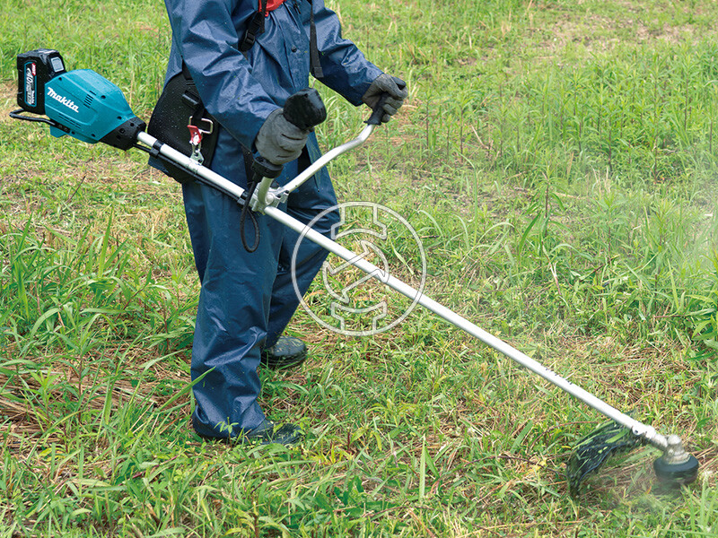 Makita UR006GZ02 akkus fűkasza