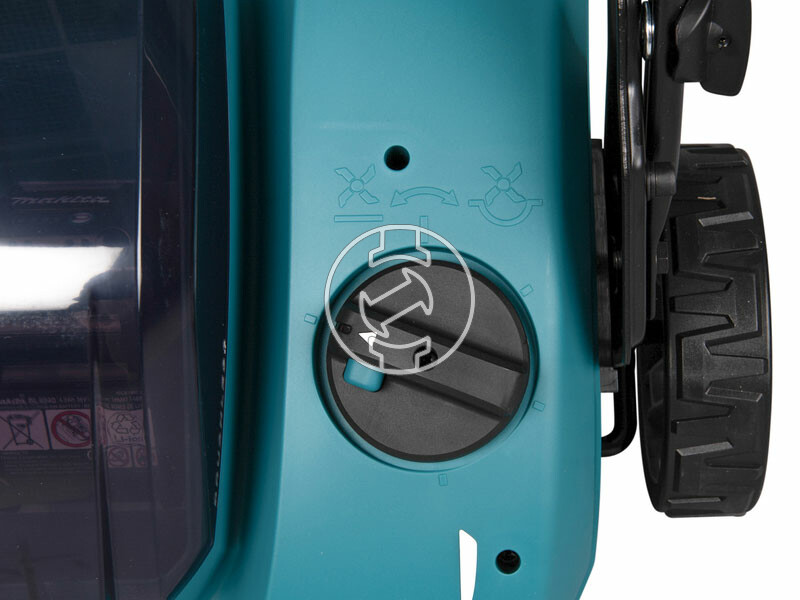 Makita UV001GM201 akkus gyepszellőztető 40 Vmax XGT 1700 W 2 x 5,0 Ah + RB