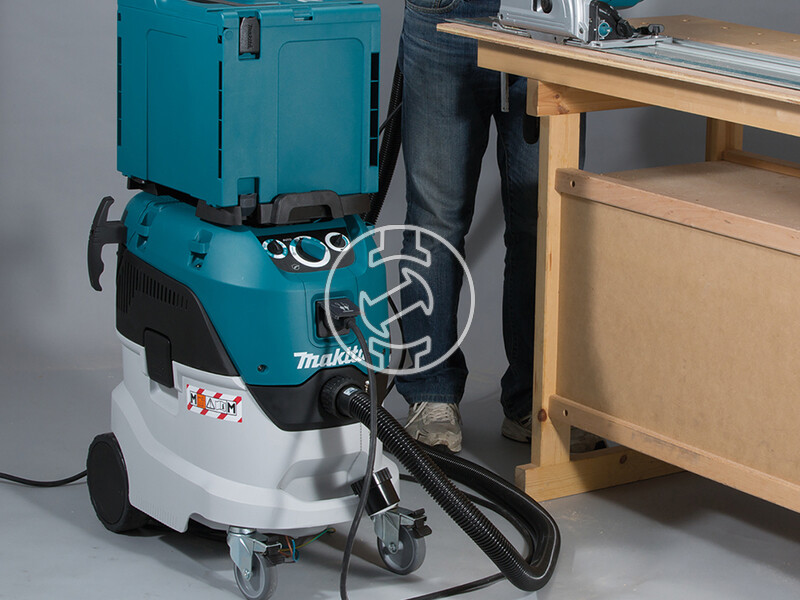 Makita VC4210L elektromos porszívó